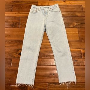 Reposting - Levi’s 501 light wash L26”